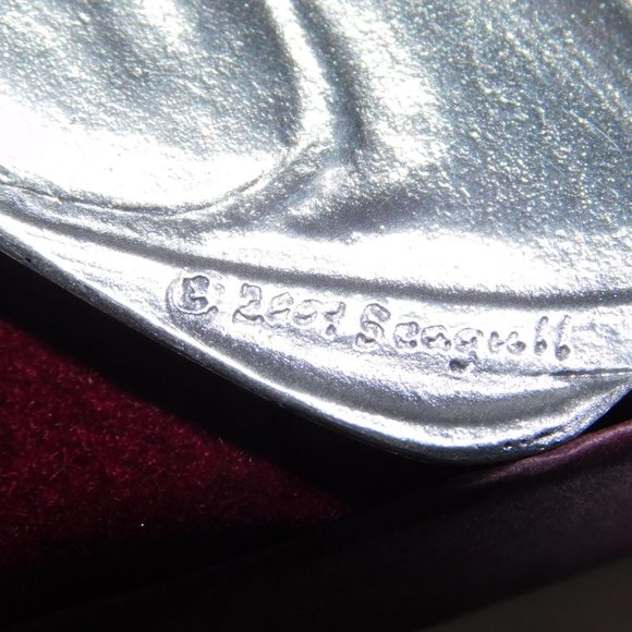 2009 Seagull Canada Pewter 2.75" Mary Joseph Baby Jesus Christmas Tree Ornament - Picture 3 of 5